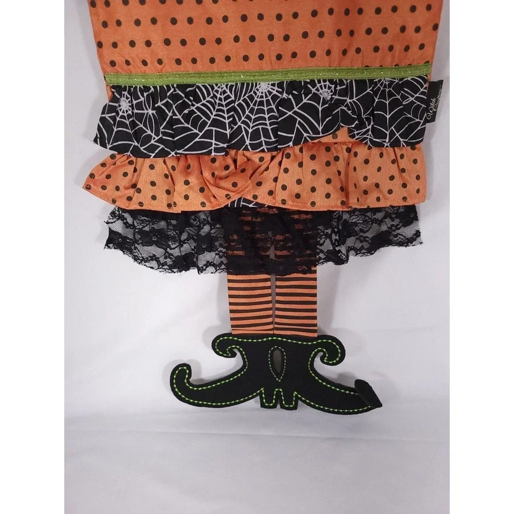 N/A witch feet
